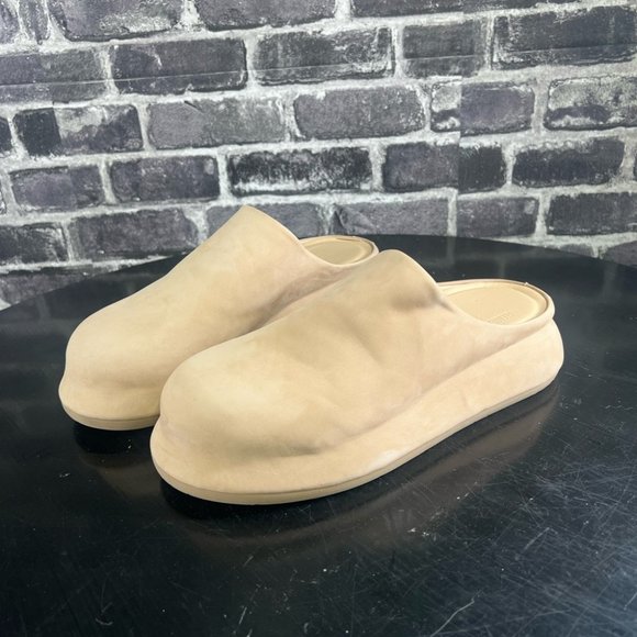 Jacquemus Shoes - Jacquemus Bricciola suede mules - size 6